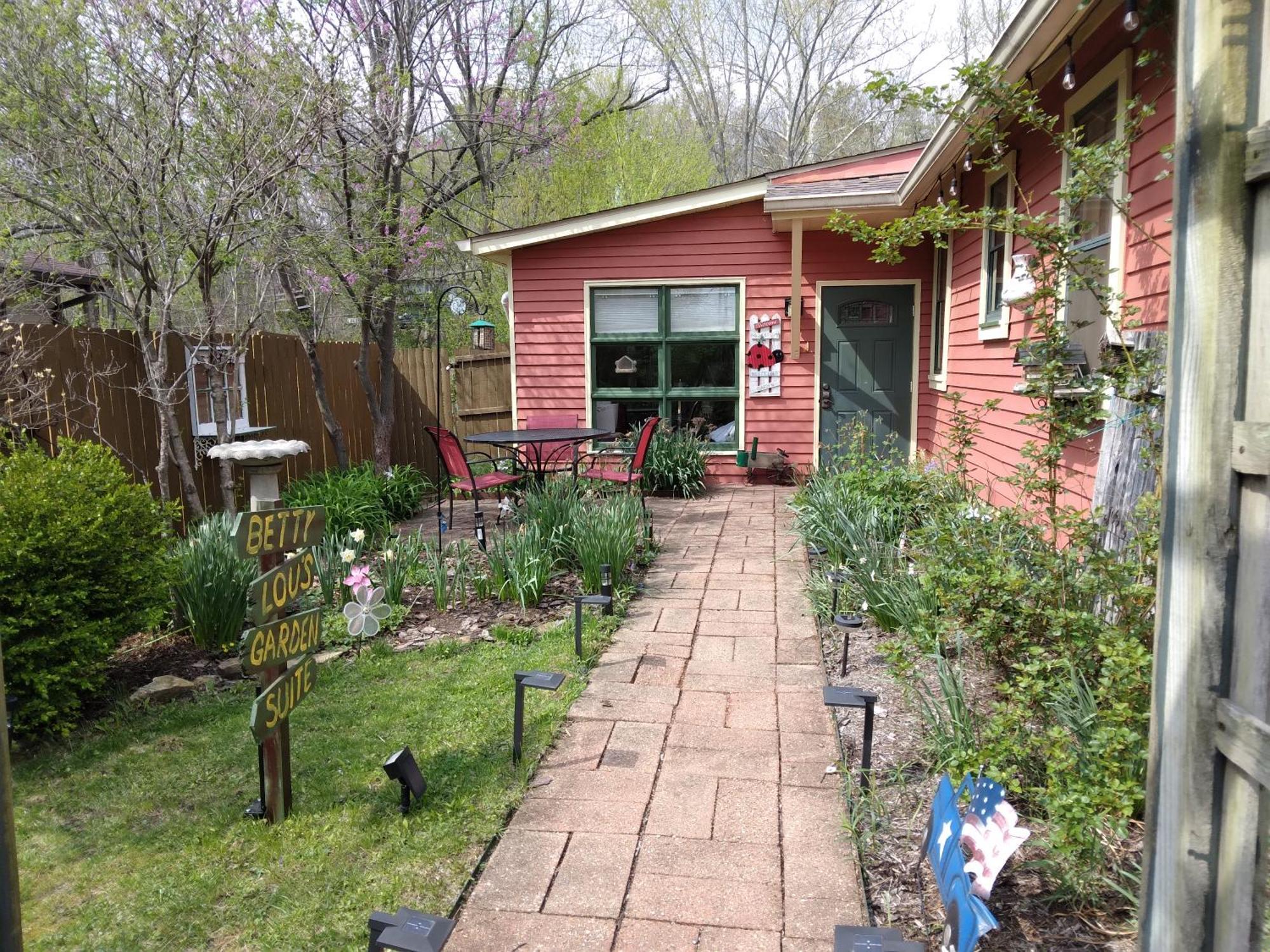 Bed and Breakfast Betty Lous Garden Нэшвилл Экстерьер фото